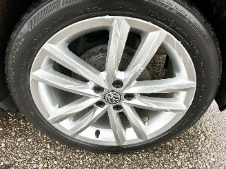 Volkswagen Polo 1.0 TSI 95pk aut + f1 Highline - nap - pano - sfeerverl - virtual - acc - front assist - carplay - pdc v+a picture 78