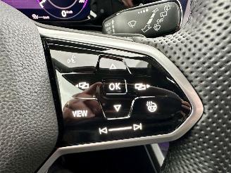 Volkswagen Golf 1.5 eTSI aut + f1 162pk R-Line - pano - hud - keyless - virtual - front + line + side + park assist picture 19