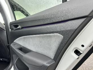 Volkswagen Golf 1.5 eTSI aut + f1 162pk R-Line - pano - hud - keyless - virtual - front + line + side + park assist picture 60