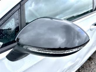 Volkswagen Golf 1.5 eTSI aut + f1 162pk R-Line - pano - hud - keyless - virtual - front + line + side + park assist picture 118