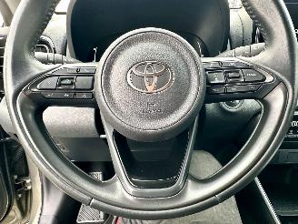 Toyota Yaris 1.5 Hybrid 115 automaat First Edition - nap - facelift - navi - camera - keyless - front + line assist - rijdbaar picture 27