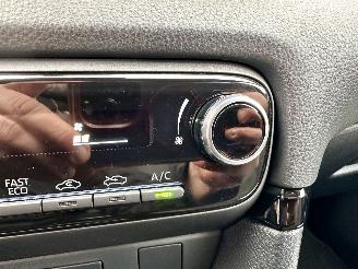 Toyota Yaris 1.5 Hybrid 115 automaat First Edition - nap - facelift - navi - camera - keyless - front + line assist - rijdbaar picture 32