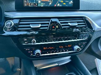 BMW 5-serie 530i 252pk aut + f1 High Exe Sportline sedan - head up - navi - camera - keyless - front + line + side assist picture 48