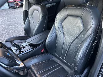 BMW 5-serie 530i 252pk aut + f1 High Exe Sportline sedan - head up - navi - camera - keyless - front + line + side assist picture 18