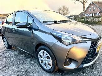 Toyota Yaris 1.0 VVT-i 69pk Comfort 5drs - nap - front + line assist - airco - bleutooth - aux - usb - stuurbediening picture 4