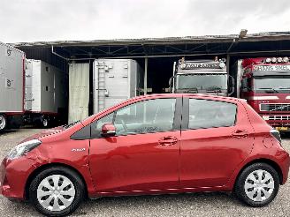 krockskadad bil auto Toyota Yaris 1.5 Full Hybrid Aspiration 2013/3