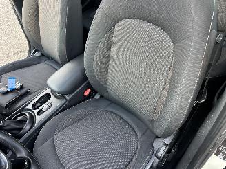 Mini Clubman Cooper 1.5T 136pk 6-traps aut - pano - nap - 1e eig - keyless entry + start - line assist - clima + cruise contr picture 36