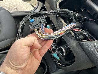 Mini Clubman Cooper 1.5T 136pk 6-traps aut - pano - nap - 1e eig - keyless entry + start - line assist - clima + cruise contr picture 48