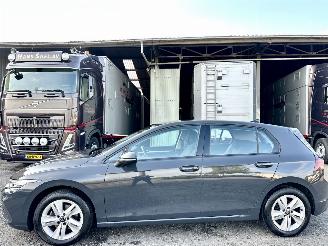 Avarii autoturisme Volkswagen Golf 1.0 TSI 110pk 6-bak Life Edition 2021/1