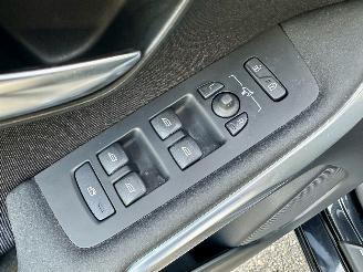 Volvo V-40 Gereserveerd 1.6 T4 179pk aut Summum - xenon - navi - camera - keyless - front + line + side assist picture 58