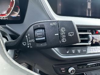 BMW 1-serie Gereserveerd 118i 140pk aut High Exe M-Sport Ed - 73dkm nap - sfeerverl - navi - leer - virtual - carplay - front + line assist picture 40