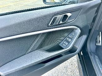 BMW 1-serie Gereserveerd 118i 140pk aut High Exe M-Sport Ed - 73dkm nap - sfeerverl - navi - leer - virtual - carplay - front + line assist picture 61
