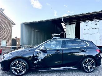 uszkodzony samochody osobowe BMW 1-serie 118i 140pk aut High Exe M-Sport Ed 2020/6