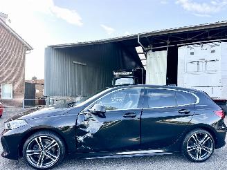 krockskadad bil auto BMW 1-serie 118i 140pk aut High Exe M-Sport Ed 2020/6