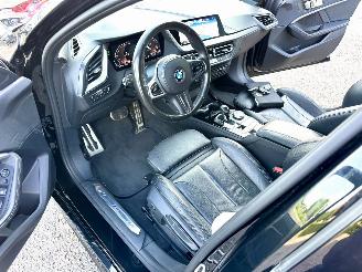 BMW 1-serie Gereserveerd 118i 140pk aut High Exe M-Sport Ed - 73dkm nap - sfeerverl - navi - leer - virtual - carplay - front + line assist picture 20