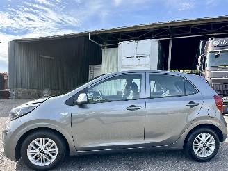 uszkodzony samochody osobowe Kia Picanto 1.0 DPi 67pk DynamicLine 5drs - nap - camera - front assist - airco - cruise - carplay - lmv - lichtsensor 2023/1