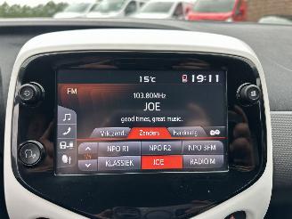 Citroën C1 1.0 VTi 72pk Millenium 5drs - 77dkm nap - carplay - airco - cruise - privacy glass - aux - usb - scherm picture 13