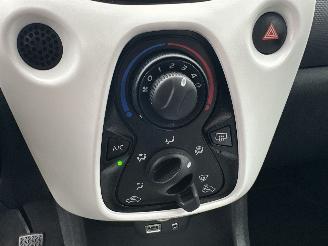 Citroën C1 1.0 VTi 72pk Millenium 5drs - 77dkm nap - carplay - airco - cruise - privacy glass - aux - usb - scherm picture 11