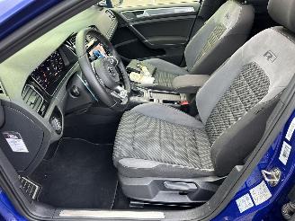 Volkswagen Golf 1.5 TSI is 150pk aut + f1 R-Line 5drs - pano - virtual - 19 inch - keyless - front + line assist - carplay - kameleon tint picture 50