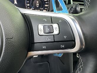 Volkswagen Golf 1.5 TSI is 150pk aut + f1 R-Line 5drs - pano - virtual - 19 inch - keyless - front + line assist - carplay - kameleon tint picture 35