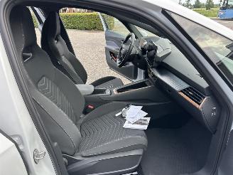 Cupra Born Gereserveerd 62kWh 204pk aut Essential - 47dkm nap - sfeerverl - kuipstoelen - stuurverw - front + line assist picture 59