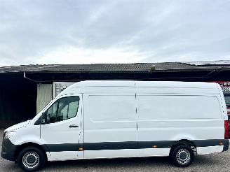 skadebil bedrijf Mercedes Sprinter 315 1.9 CDI 150pk aut + f1 L3/H3 RWD - 159dkm nap - org nl - airco - cruise - carplay - licht + regensensor 2023/4