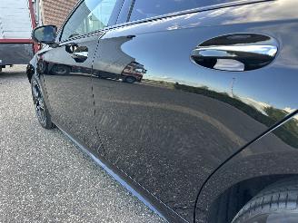 Mercedes A-klasse 250e aut + f1 AMG Bus Sol Limited - nap - pano - 1e eig - widescreen - sfeerverl - cam - front + line assist - keyless picture 96