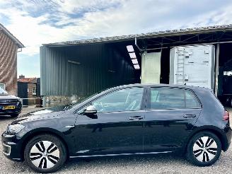 Auto incidentate Volkswagen e-Golf Gereserveerd 136pk automaat highline 5drs - nap - 1e eig - front + line + side assist - keyless - leer - stoelverw - defa alarm 2019/1