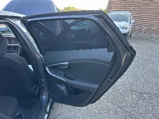 Volvo V-40 1.6 D2 114pk 6-bak Momentum - navi - camera - velgen - sfeerverl - getint glas - pdc - rijdbaar picture 56