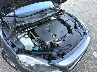 Volvo V-40 1.6 D2 114pk 6-bak Momentum - navi - camera - velgen - sfeerverl - getint glas - pdc - rijdbaar picture 75