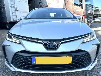 Toyota Corolla 1.8 Hybrid 148pk aut first edition sedan - navi - camera - stuurverw - keyless - front + line + side assist picture 3