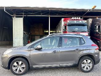 škoda osobní automobily Peugeot 2008 1.2 PureTech 82pk aut Allure - 33dkm nap - 1e eig - 2015/5