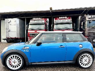 skadebil auto Mini Cooper S 1.6 John Cooper Works Chili 211pk 6-bak - panorama - leer - oz racing - harman/kardon - clima 2010/3