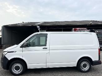 skadebil bedrijf Volkswagen Transporter 2.0 TDI 150pk dsg aut L1/H1 Highl - nap - 1e eig - navi - carplay - airco - cruise - front assist - acc - pdc 2020/11
