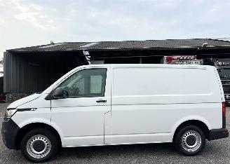 dañado vehículos comerciales Volkswagen Transporter 2.0 TDI 150pk dsg aut L1/H1 Highl - nap - 1e eig - navi - carplay - airco - cruise - front assist - acc - pdc 2020/11