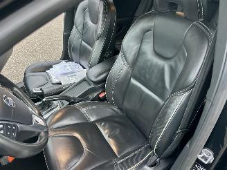 Volvo V-40 2.0 D4 230pk 6-bak R-Design - xenon - getuned - leer - navi - stoelverw - lmv - memory pakket picture 40