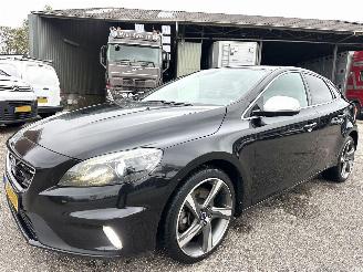 Volvo V-40 2.0 D4 230pk 6-bak R-Design - xenon - getuned - leer - navi - stoelverw - lmv - memory pakket picture 2