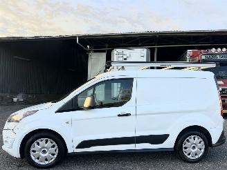 danneggiata veicoli commerciali Ford Transit Connect 1.5 TDCI 75pk euro.6 L1 Trend 3Pers - 132dkm nap - airco - cruise - pdc v+a - trekh - imperiaal 2017/8