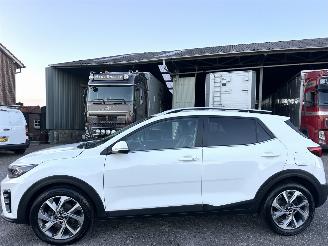 krockskadad bil auto Kia Stonic 1.0 T-GDi MHEV GT-Line 2024/1