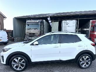 Vaurioauto  passenger cars Kia Stonic 1.0 T-GDi MHEV GT-Line 2024/1