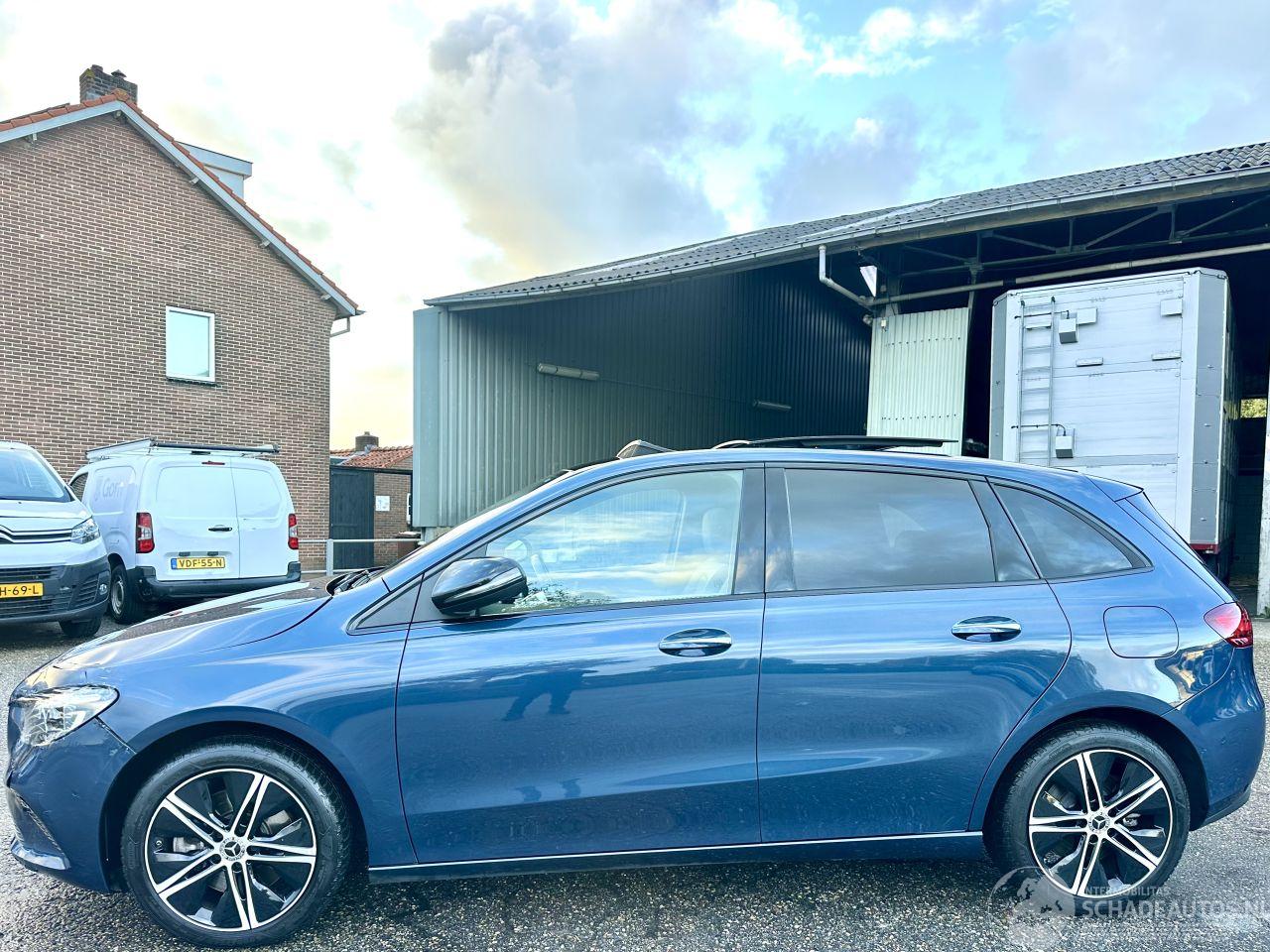 Mercedes B-klasse 250e 163pk aut + f1 Lux Line - pano - nap - 1e eig - widescreen - sfeerverl - leer - memory l+r