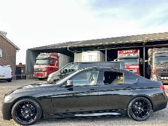 damaged passenger cars BMW 3-serie 330e 245pk aut M-Sport - schuifdak - nap - 2016/7