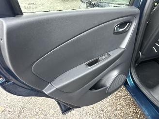 Renault Captur Gereserveerd 1.2 TCe 120pk aut Intens - 56dkm nap - 1e eig - keyless - navi - camera - park assist - clima + cruise picture 33
