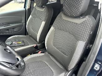 Renault Captur Gereserveerd 1.2 TCe 120pk aut Intens - 56dkm nap - 1e eig - keyless - navi - camera - park assist - clima + cruise picture 17