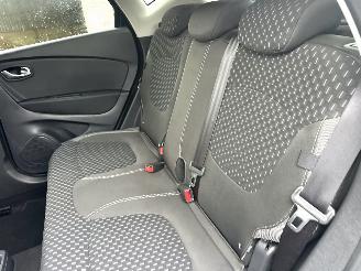 Renault Captur Gereserveerd 1.2 TCe 120pk aut Intens - 56dkm nap - 1e eig - keyless - navi - camera - park assist - clima + cruise picture 29