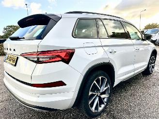Skoda Kodiaq 1.5 TSI 150pk aut + f1 Sportline Bus - nap - camera - keyless - stuurverw - front + line + side assist picture 5