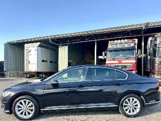 Vaurioauto  passenger cars Volkswagen Passat 1.4 TSI GTE Highline 2016/12