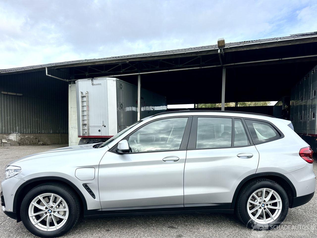 BMW X3 xDrive30e eDrive Ed - 20dkm nap - pano -