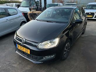 Auto incidentate Volkswagen Polo 1.4 TDI PDC,ACC,LED/XENON,EURO 6 parkeerschade NWE APK 2015/1