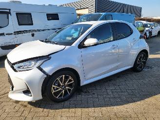 uszkodzony samochody osobowe Toyota Yaris Toyota Yaris 1.5 Hybrid Dynamic 22d km 2023/11